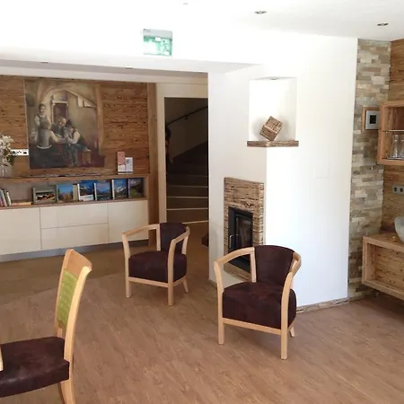 מלון Garni Gruenmoos 3*