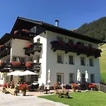 Hotel Garni Gruenmoos