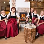 Garni Gruenmoos Hotel Sankt Jakob in Defereggen