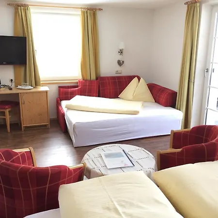 Garni Grünmoos Hotel 3*