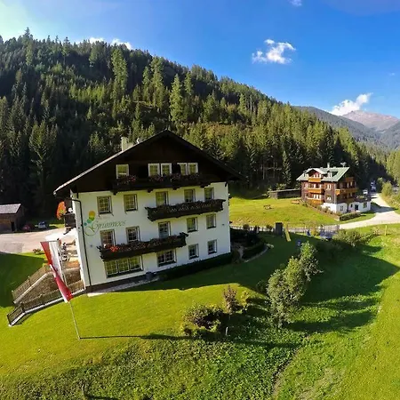 Garni Grünmoos Hotel St. Jakob in Defereggen